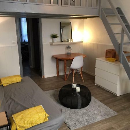 Studio Avec Mezzanine A 5 Min Des Arenes Et De La Gare Hotel Nimes Exterior foto