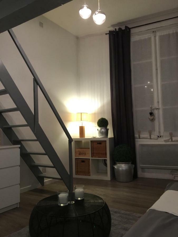 Studio Avec Mezzanine A 5 Min Des Arenes Et De La Gare Hotel Nimes Exterior foto