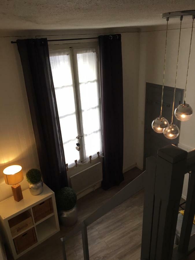 Studio Avec Mezzanine A 5 Min Des Arenes Et De La Gare Hotel Nimes Exterior foto