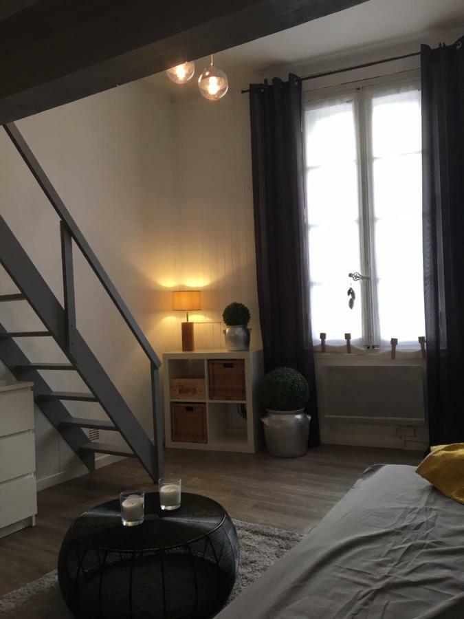 Studio Avec Mezzanine A 5 Min Des Arenes Et De La Gare Hotel Nimes Exterior foto